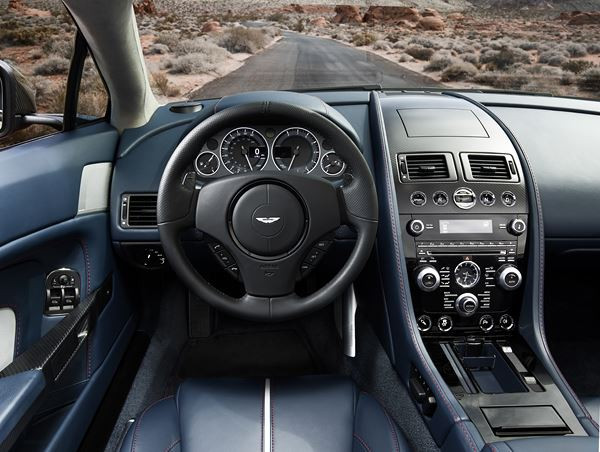 L'Aston Martin V12 Vantage S Roadster affiche des performances palpitantes