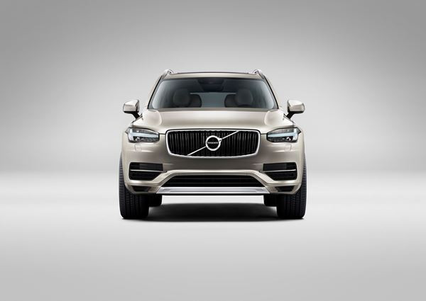 Le grand SUV de luxe suédois Volvo XC90 démarre à partir de 49 900 euros