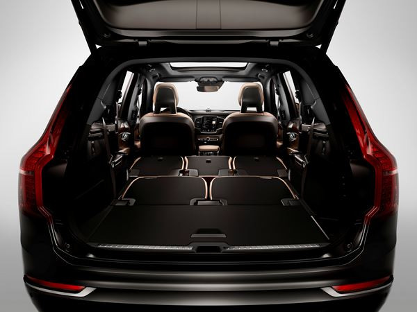 Le grand SUV de luxe suédois Volvo XC90 démarre à partir de 49 900 euros