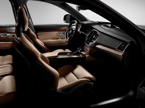 Le grand SUV de luxe suédois Volvo XC90 démarre à partir de 49 900 euros