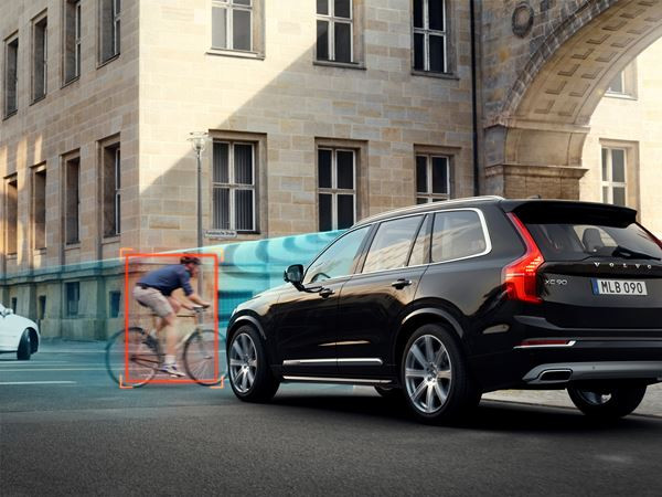 Le grand SUV de luxe suédois Volvo XC90 démarre à partir de 49 900 euros