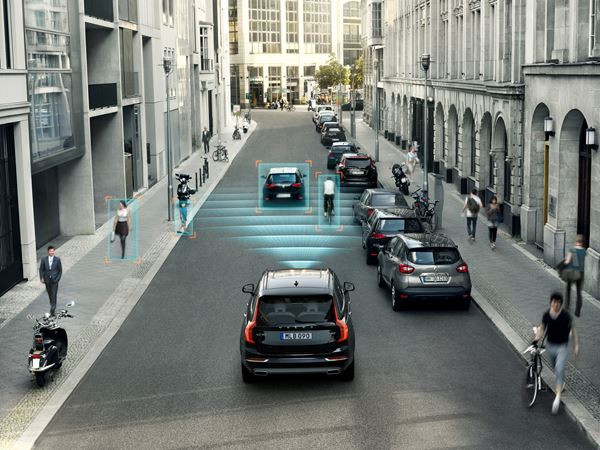 Le grand SUV de luxe suédois Volvo XC90 démarre à partir de 49 900 euros