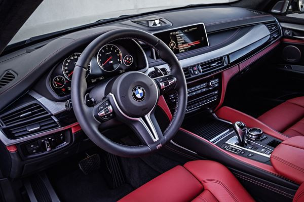 BMW X5 M: prestance musclée et performances routières impressionnantes