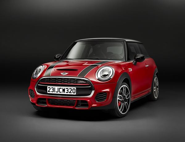 La nouvelle Mini John Cooper Works sur la ligne de départ