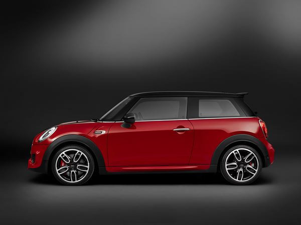 La nouvelle Mini John Cooper Works sur la ligne de départ