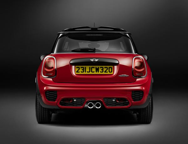 La nouvelle Mini John Cooper Works sur la ligne de départ