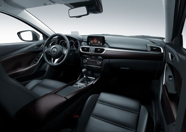 La Mazda 6 s'offre des évolutions de design extérieur et de nouvelles technologies