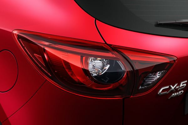 Le SUV Mazda CX-5 s'offre des évolutions de design extérieur et de nouvelles technologies