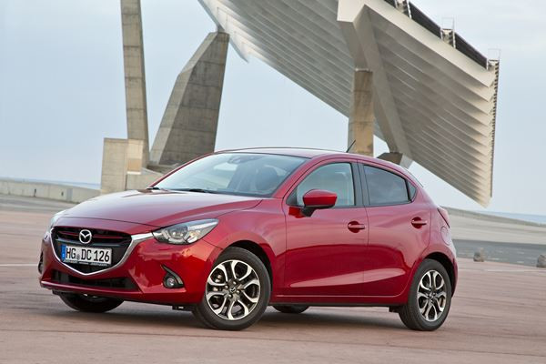 La Mazda 2 adopte le style « Kodo » et les technologies Skyactiv