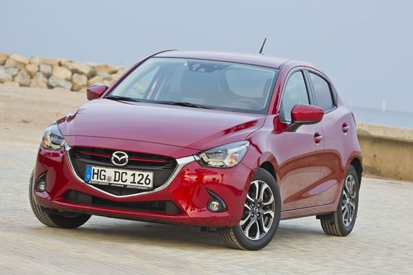 La Mazda 2 adopte le style « Kodo » et les technologies Skyactiv