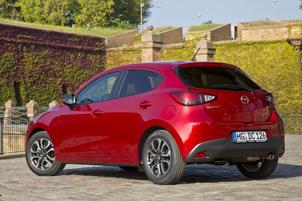 La Mazda 2 adopte le style « Kodo » et les technologies Skyactiv