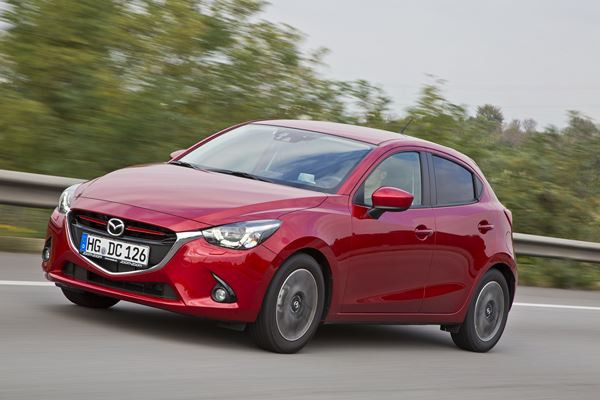 La Mazda 2 adopte le style « Kodo » et les technologies Skyactiv