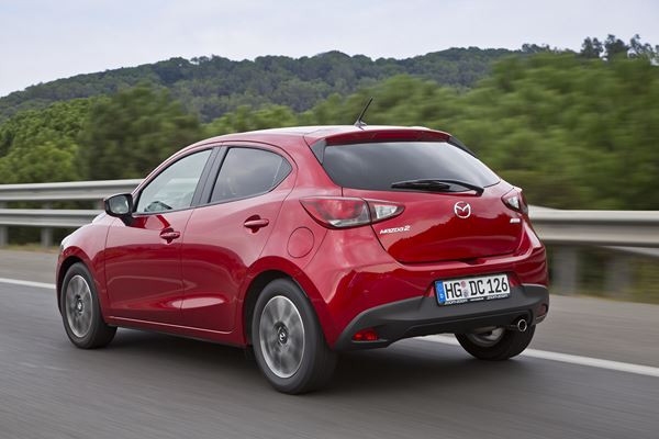 La Mazda 2 adopte le style « Kodo » et les technologies Skyactiv