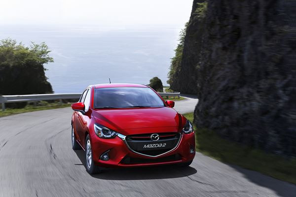 La Mazda 2 adopte le style « Kodo » et les technologies Skyactiv