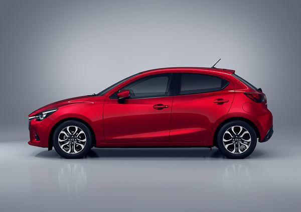 La Mazda 2 adopte le style « Kodo » et les technologies Skyactiv