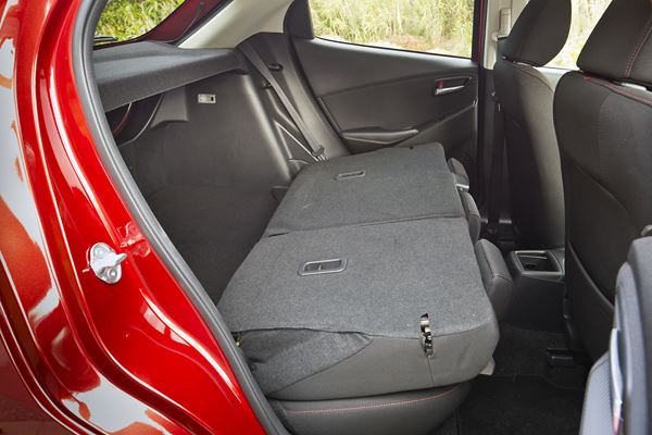 La Mazda 2 adopte le style « Kodo » et les technologies Skyactiv