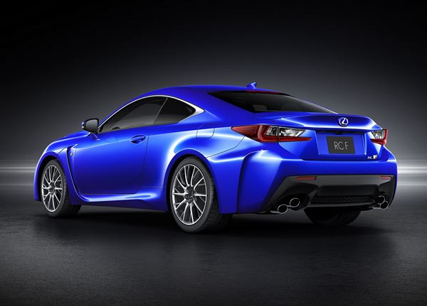 Le coupé sport Lexus RC F à moteur V8 développe 477 ch