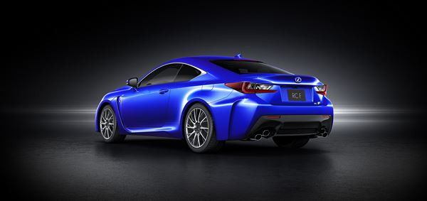 Le coupé sport Lexus RC F à moteur V8 développe 477 ch