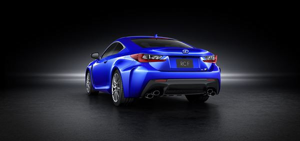Le coupé sport Lexus RC F à moteur V8 développe 477 ch
