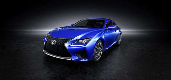 Le coupé sport Lexus RC F à moteur V8 développe 477 ch