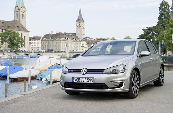 La Volkswagen Golf GTE hybride essence rechargeable proposée à 38 500 euros