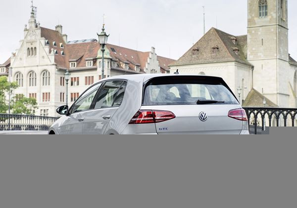 La Volkswagen Golf GTE hybride essence rechargeable proposée à 38 500 euros