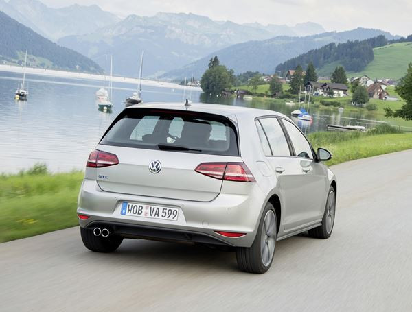 La Volkswagen Golf GTE hybride essence rechargeable proposée à 38 500 euros