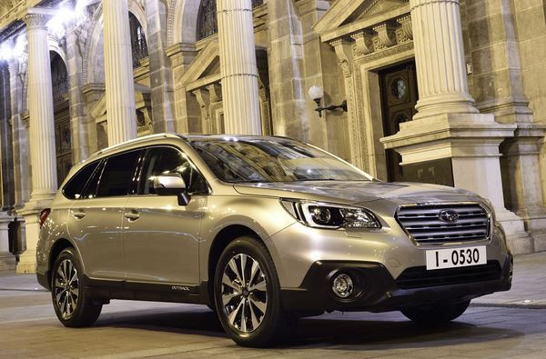 La Subaru Outback affiche un style puissant et une garde au sol généreuse