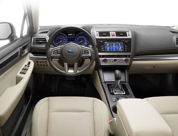 La Subaru Outback affiche un style puissant et une garde au sol généreuse