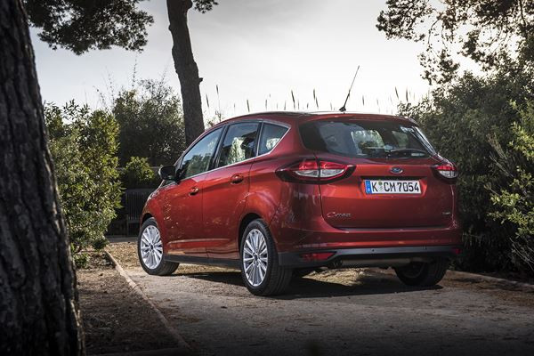 Le Ford C-Max restylé bénéficie d'un design extérieur plus racé