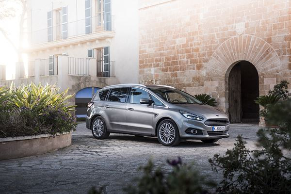 Le Ford S-Max fait le plein d'équipements d'aide à la conduite