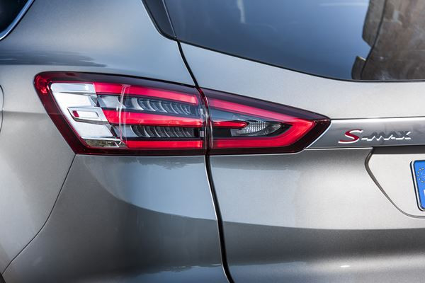 Le Ford S-Max fait le plein d'équipements d'aide à la conduite