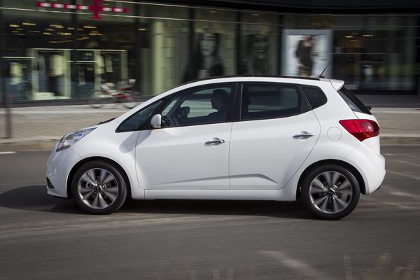 Le minispace urbain Kia Venga inaugure un nouveau look