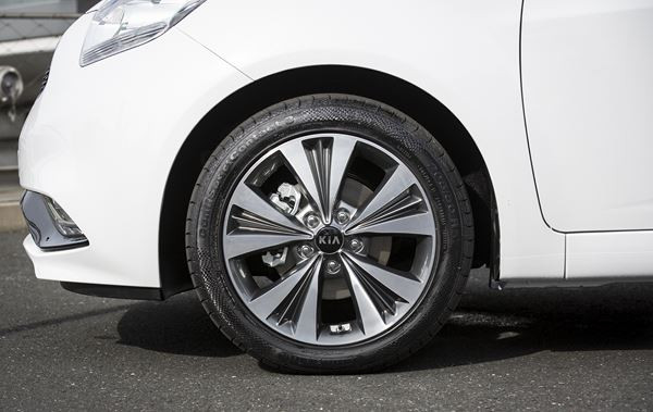 Le minispace urbain Kia Venga inaugure un nouveau look