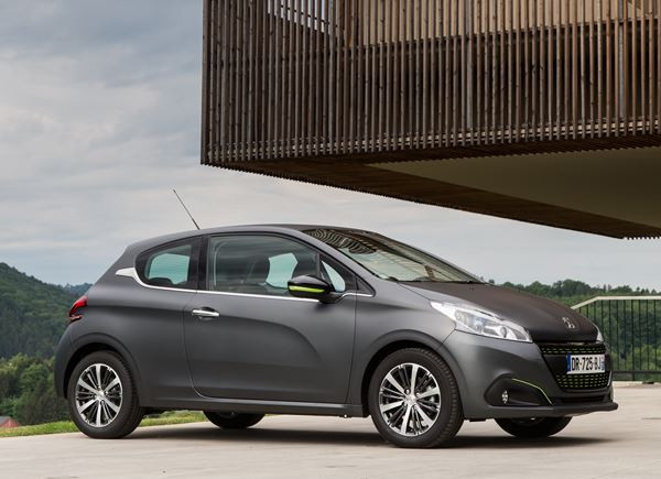 La nouvelle Peugeot 208 affiche un style sportif et racé