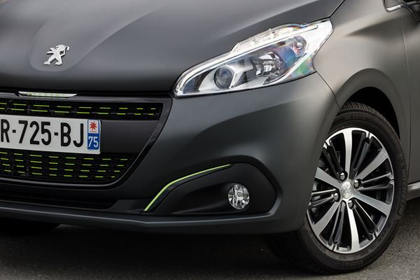 La nouvelle Peugeot 208 affiche un style sportif et racé