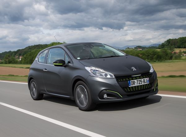 La nouvelle Peugeot 208 affiche un style sportif et racé