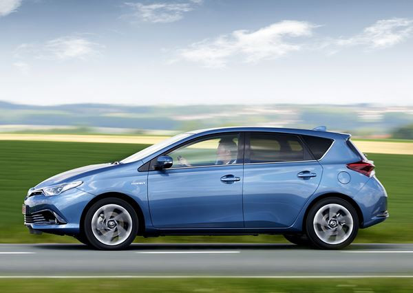 Une Toyota Auris au style plus affirmé dotée de nouvelles motorisations