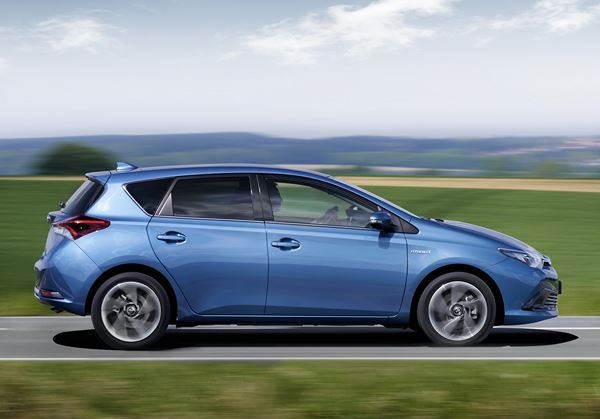 Une Toyota Auris au style plus affirmé dotée de nouvelles motorisations