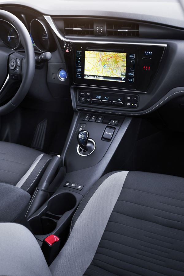 Une Toyota Auris au style plus affirmé dotée de nouvelles motorisations