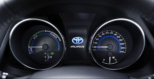 Une Toyota Auris au style plus affirmé dotée de nouvelles motorisations