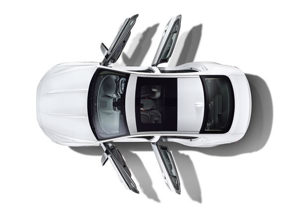 Jaguar XE: une berline à propulsion de taille moyenne au style dynamique