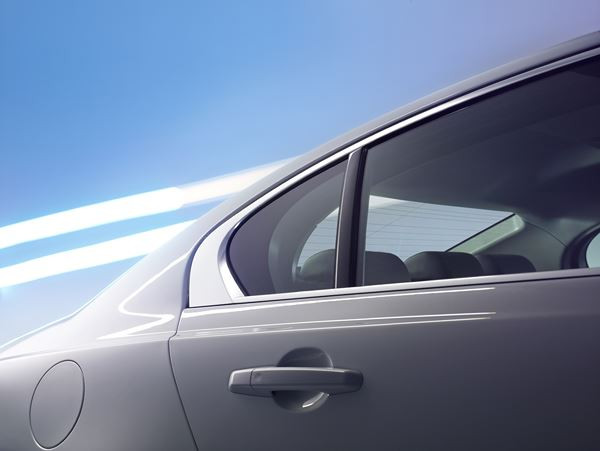 Jaguar XE: une berline à propulsion de taille moyenne au style dynamique
