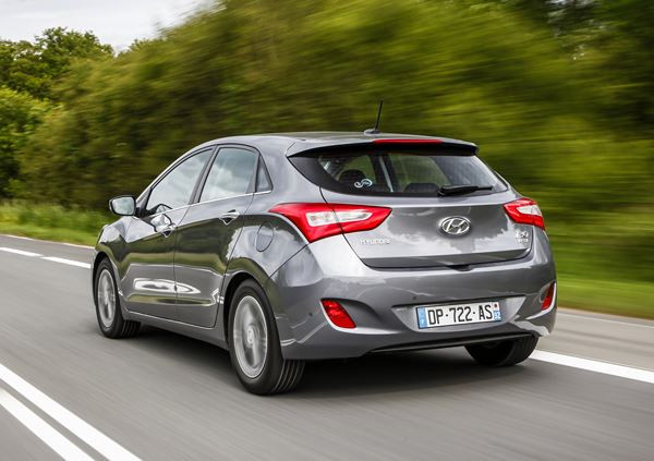 La Hyundai i30 adopte le nouveau style Hyundai avec une calandre hexagonale