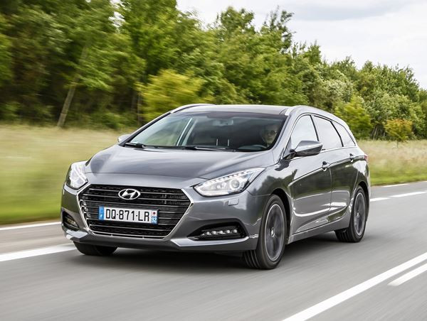 La Hyundai i40 s'offre un style extérieur rajeuni avec une nouvelle calandre hexagonale