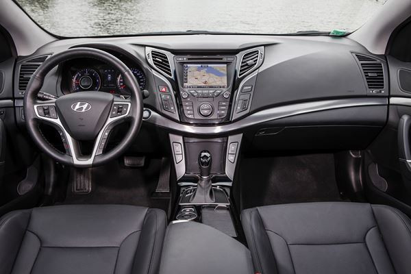 La Hyundai i40 s'offre un style extérieur rajeuni avec une nouvelle calandre hexagonale