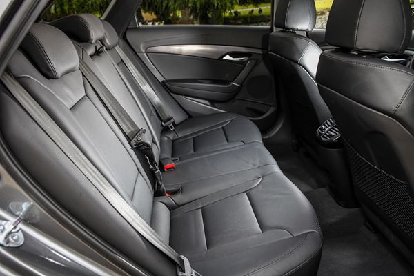 La Hyundai i40 s'offre un style extérieur rajeuni avec une nouvelle calandre hexagonale