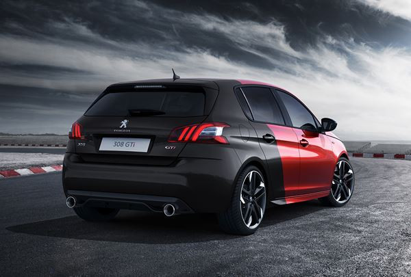 La berline compacte Peugeot 308 se décline en mode GTi