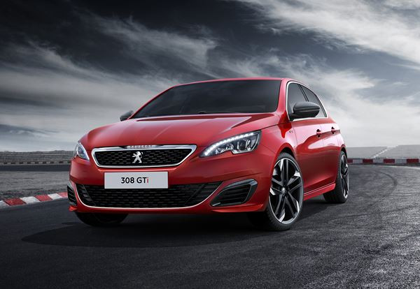 La berline compacte Peugeot 308 se décline en mode GTi