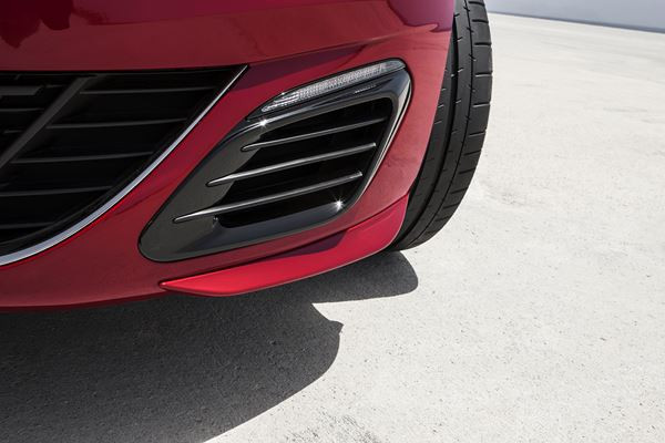 La berline compacte Peugeot 308 se décline en mode GTi